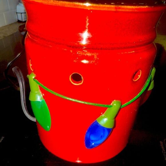 SCENTSY Festive Red Ceramic wax Warmer with Lights - Picture 1 of 6